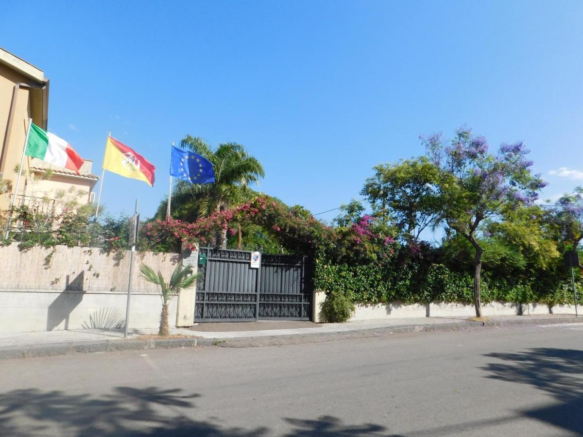 פיומפרדו די סיציליה Villa Delle Vacanze מראה חיצוני תמונה